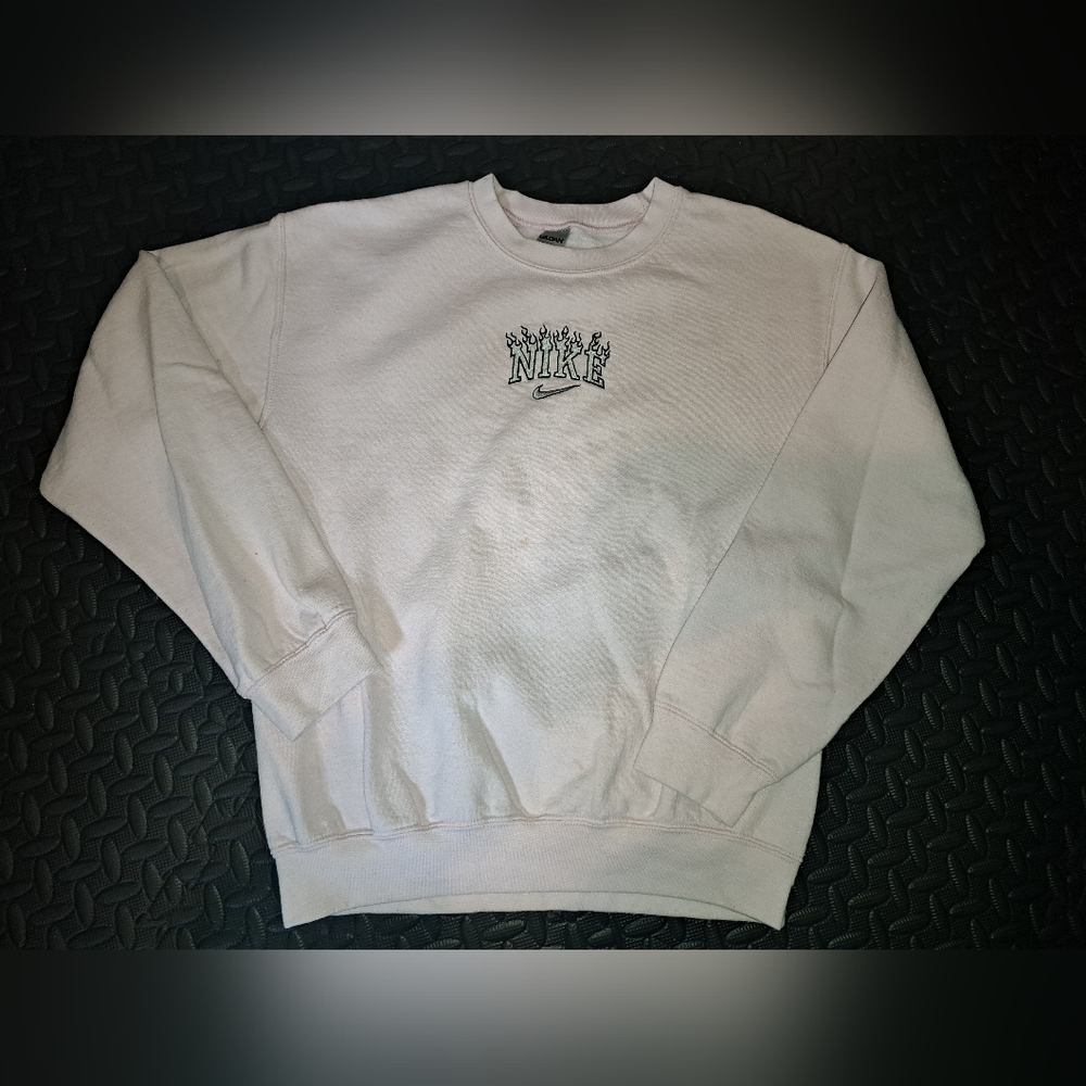 Bootleg Nike embroidered crew neck